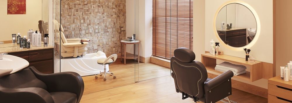 Taj Swarna, Amritsar Hotel Exterior photo A treatment room at the Harley Street Clinic