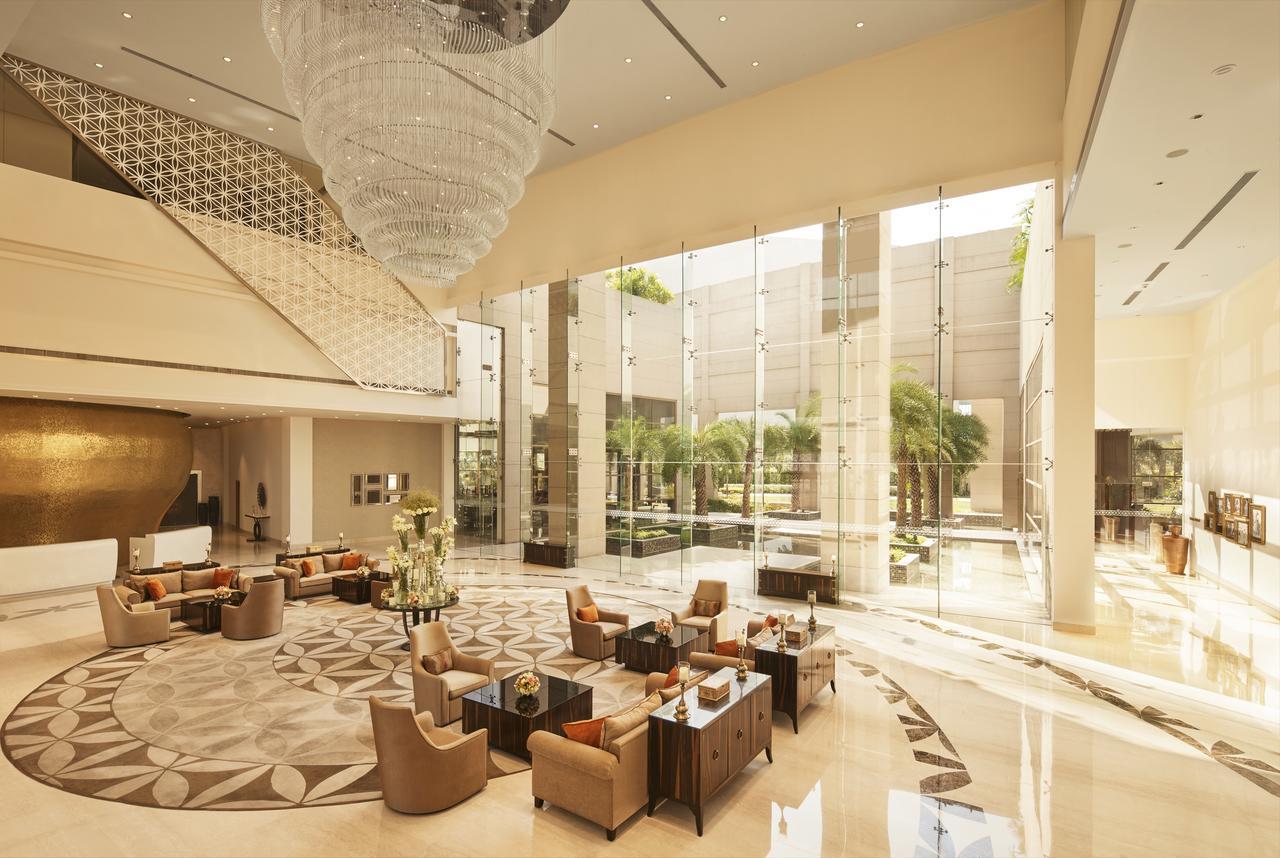 Taj Swarna, Amritsar Hotel Exterior photo Lobby