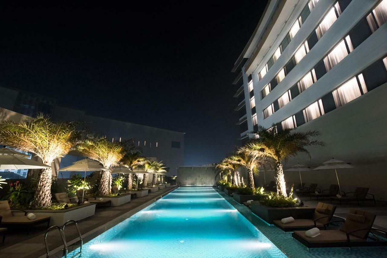 Taj Swarna, Amritsar Hotel Exterior photo The pool at the hotel