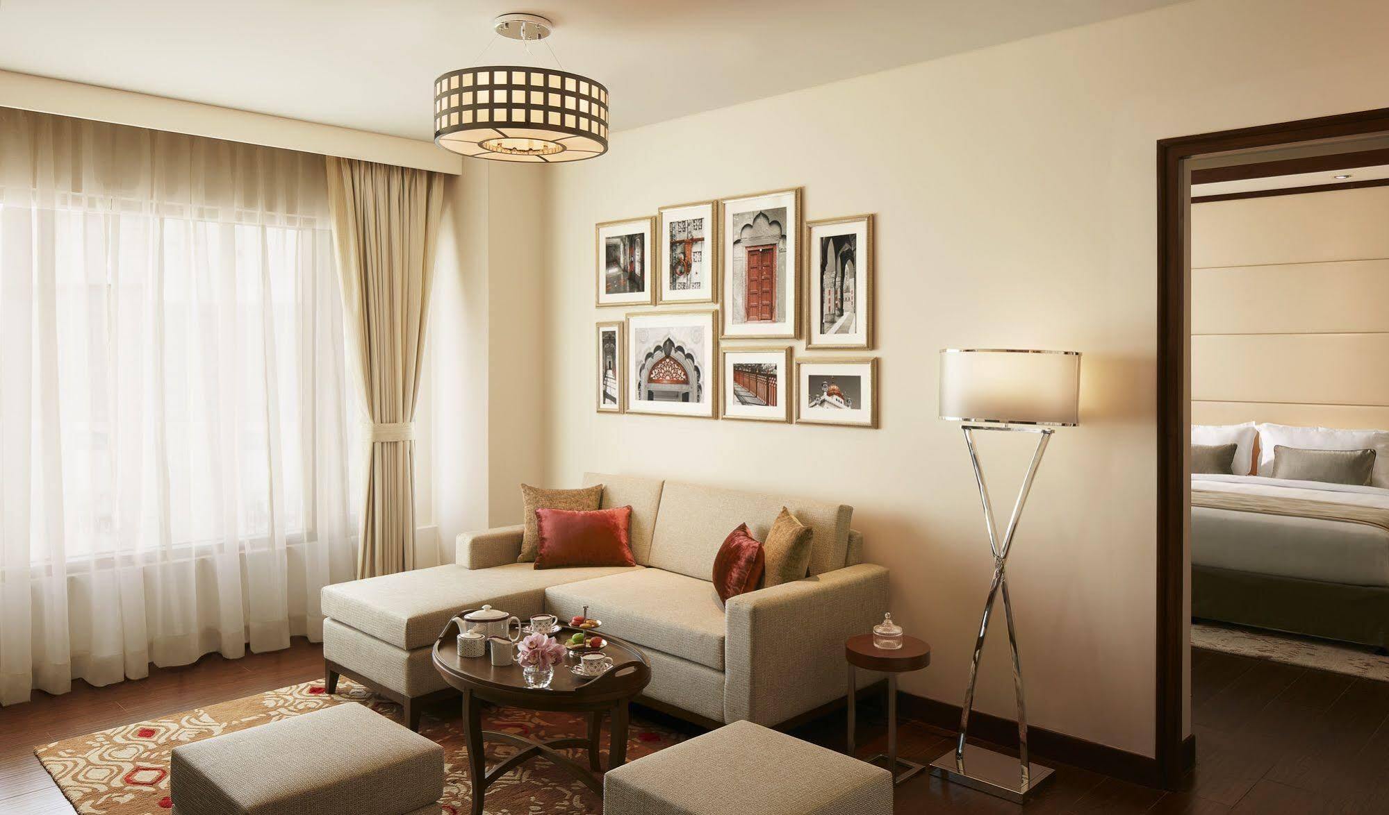 Taj Swarna, Amritsar Hotel Exterior photo A living room