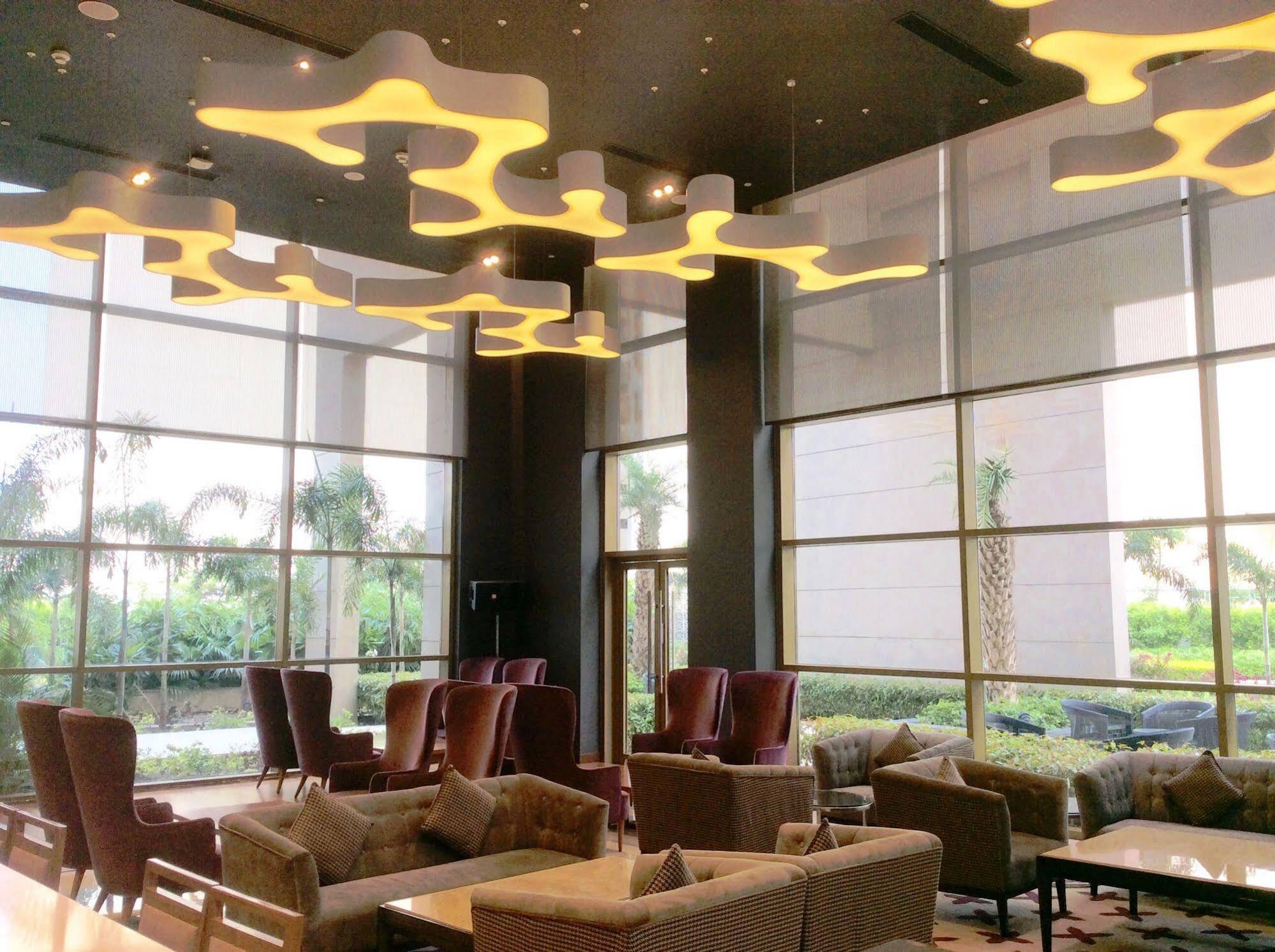 Taj Swarna, Amritsar Hotel Exterior photo The lobby of the hotel